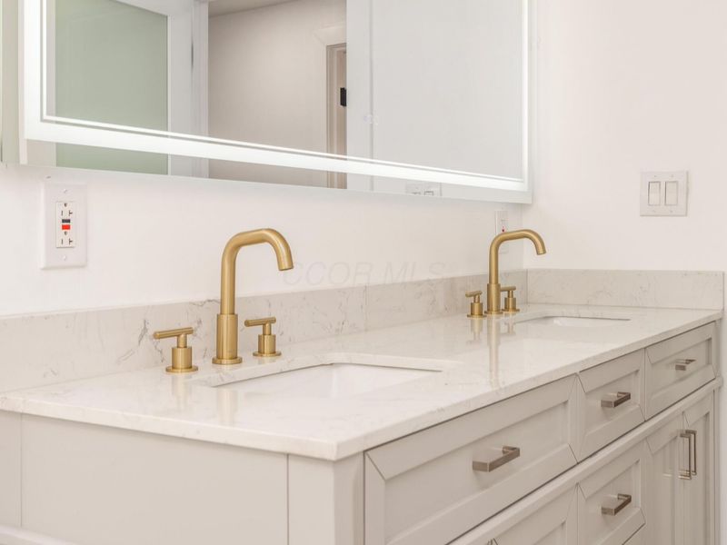 142 S Gould Road , Columbus, OH 43209 Photo 27