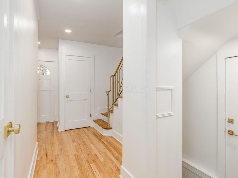 142 S Gould Road , Columbus, OH 43209 Photo 9