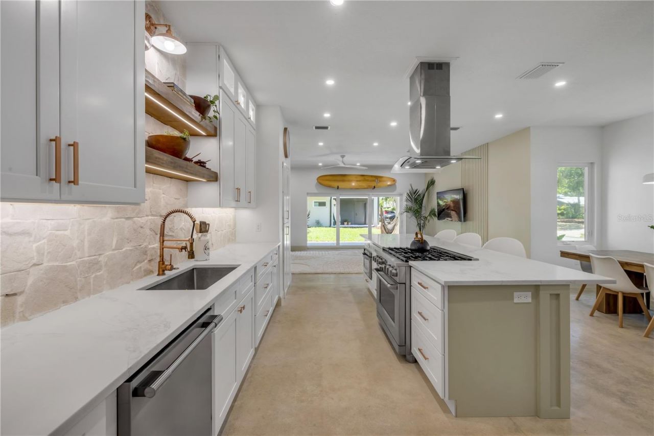 3211 Saxon Drive, New Smyrna Beach, FL 32169 Photo