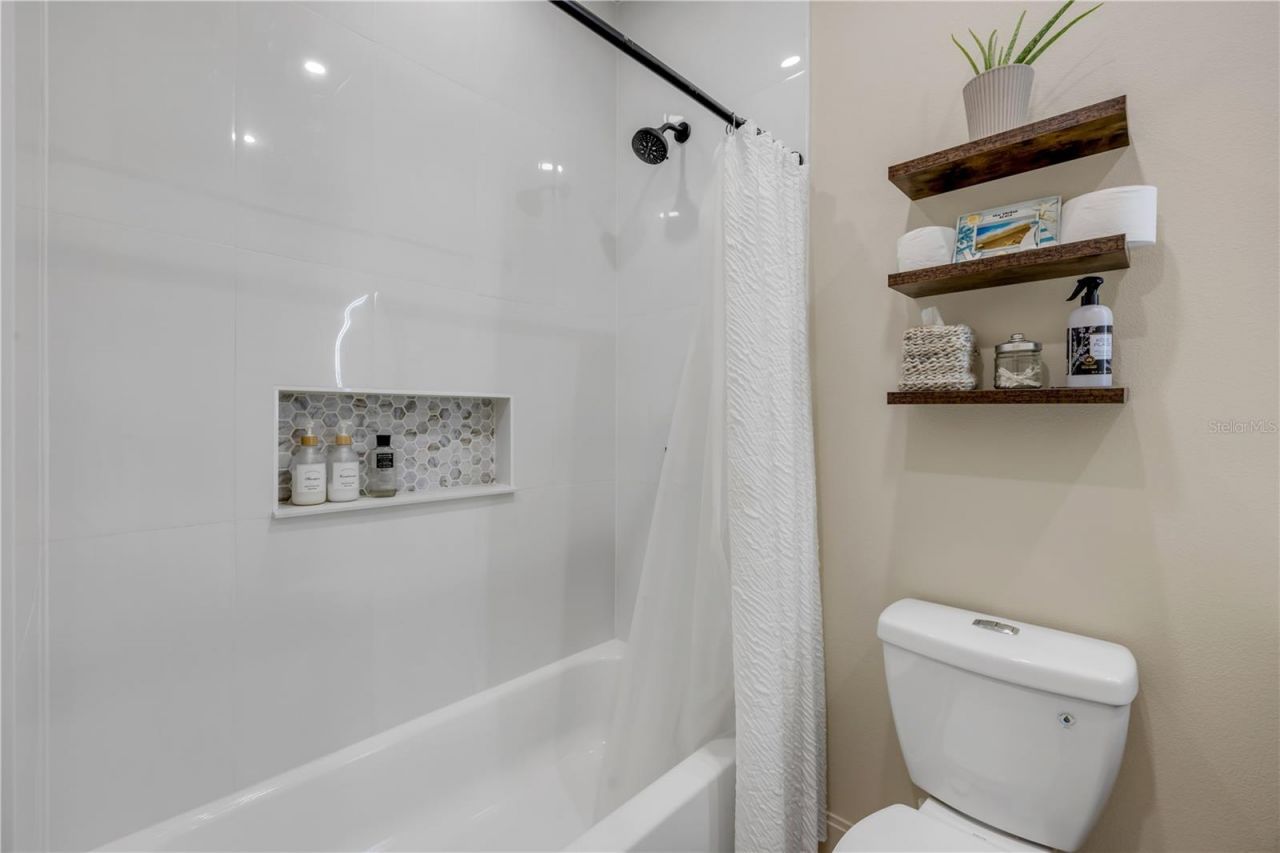 3211 Saxon Drive, New Smyrna Beach, FL 32169 Photo