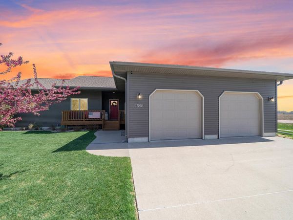 1598 Brandon Dr., Vermillion, SD 57069