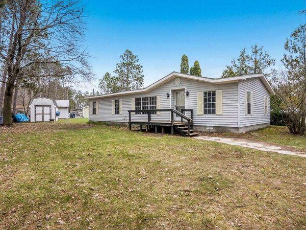 3504 Needle Drive S, Traverse City, MI 49685