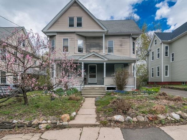 25 Morgan St, Holyoke, MA 01040