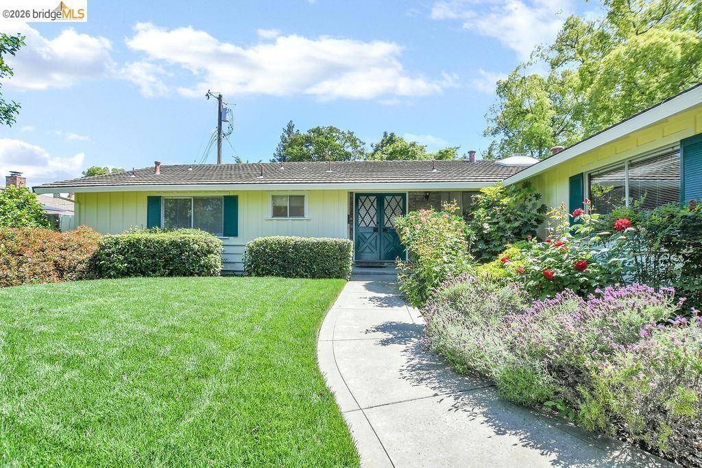 1718 Pepperwood Ct, Concord, CA 94521 Main Photo
