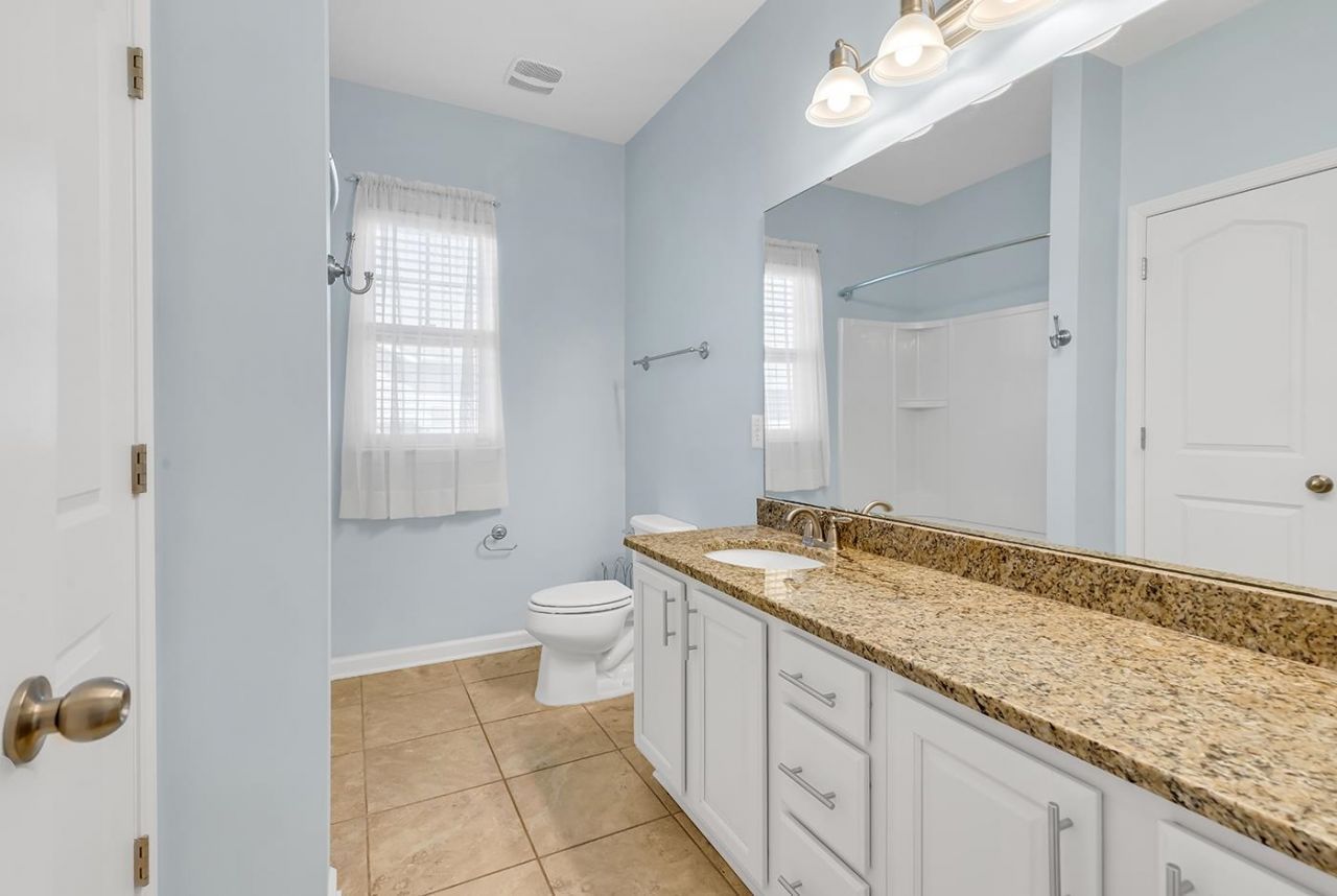 380 Palm Lakes Blvd. Photo 10