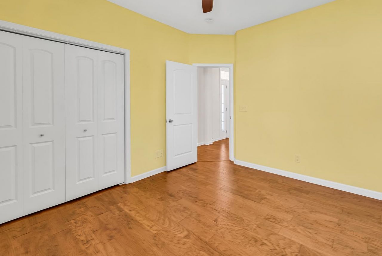 380 Palm Lakes Blvd.  Photo 12