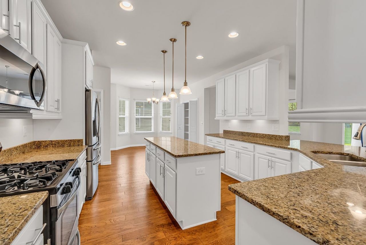 380 Palm Lakes Blvd.  Photo 14