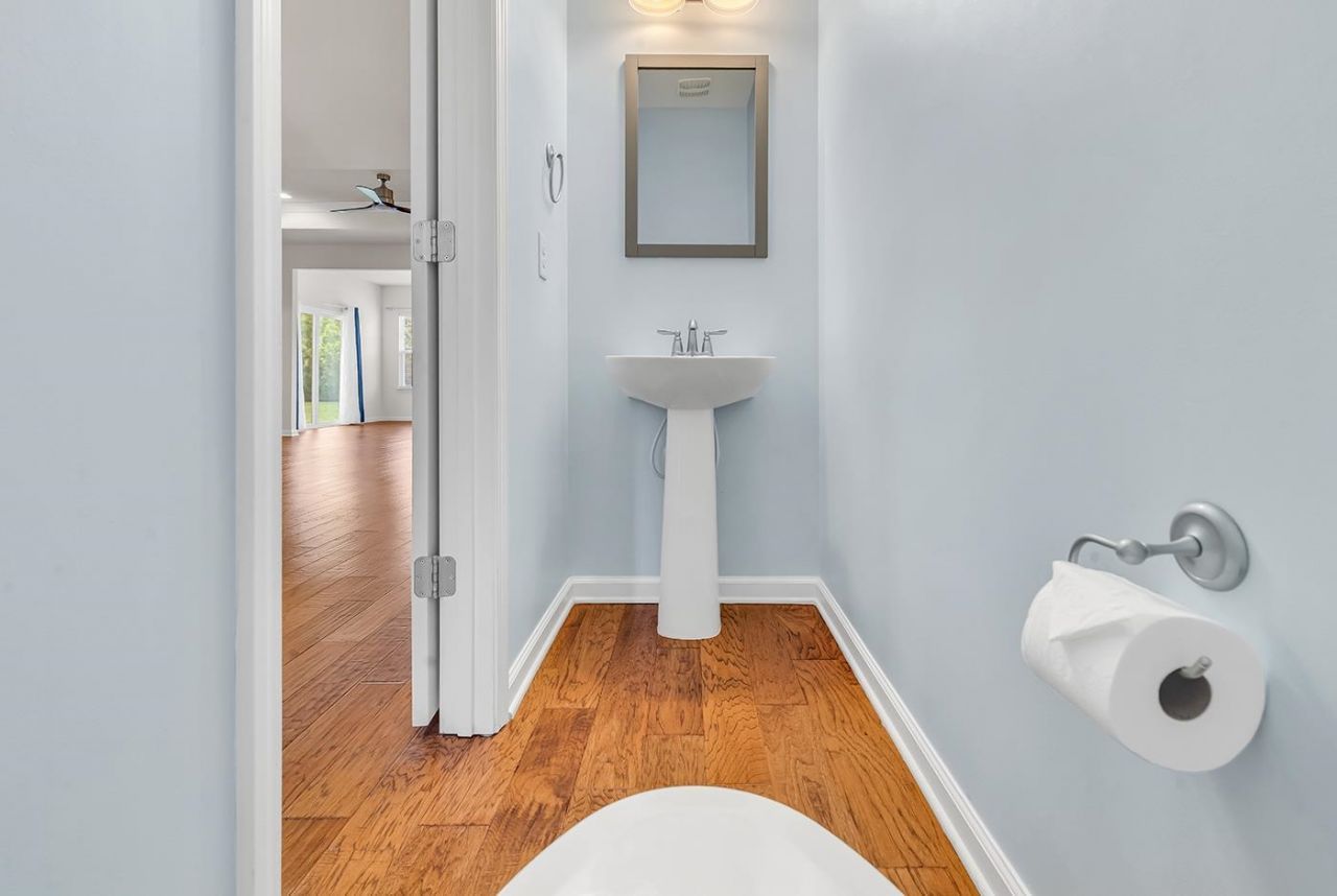 380 Palm Lakes Blvd.  Photo 15