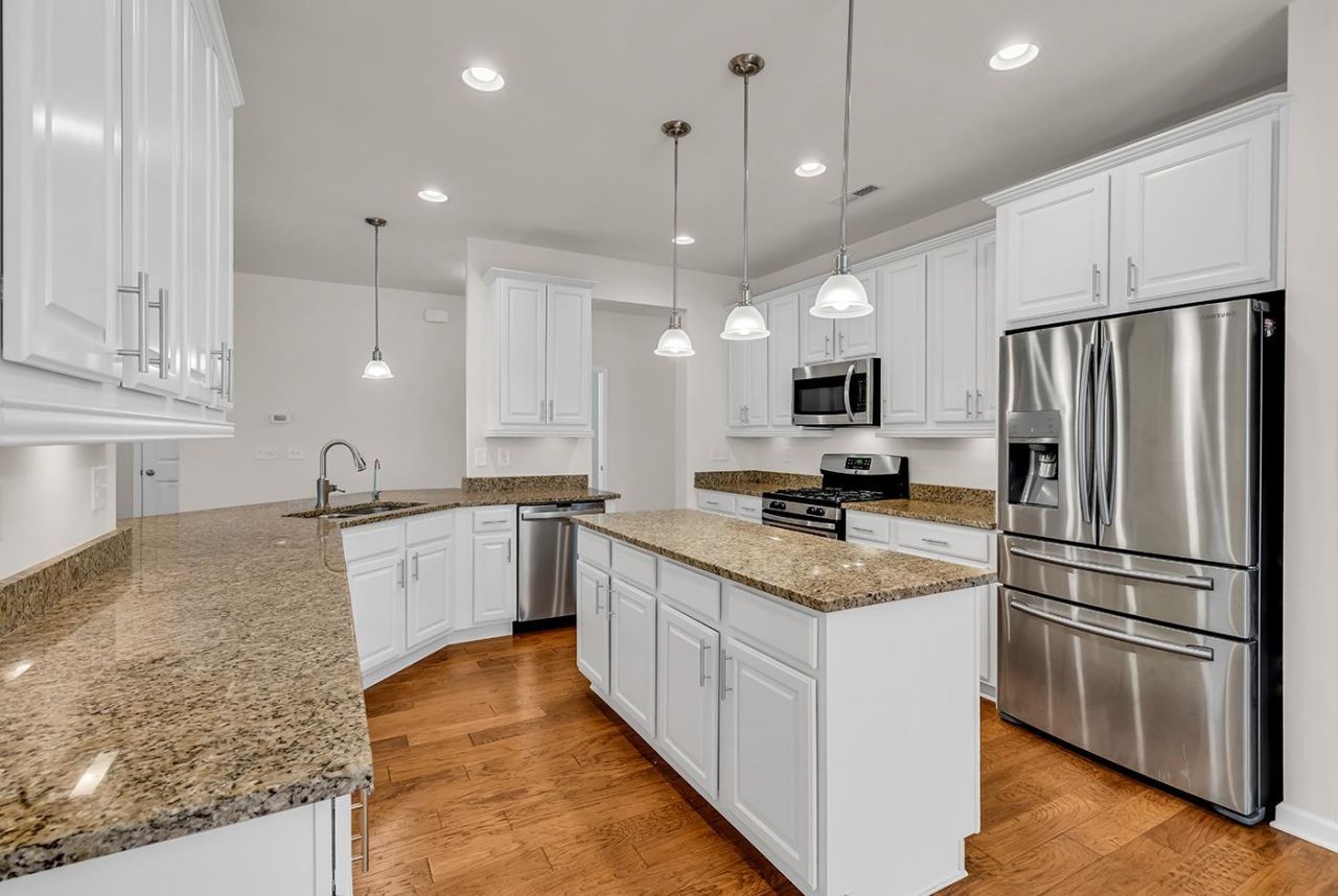 380 Palm Lakes Blvd.  Photo 17