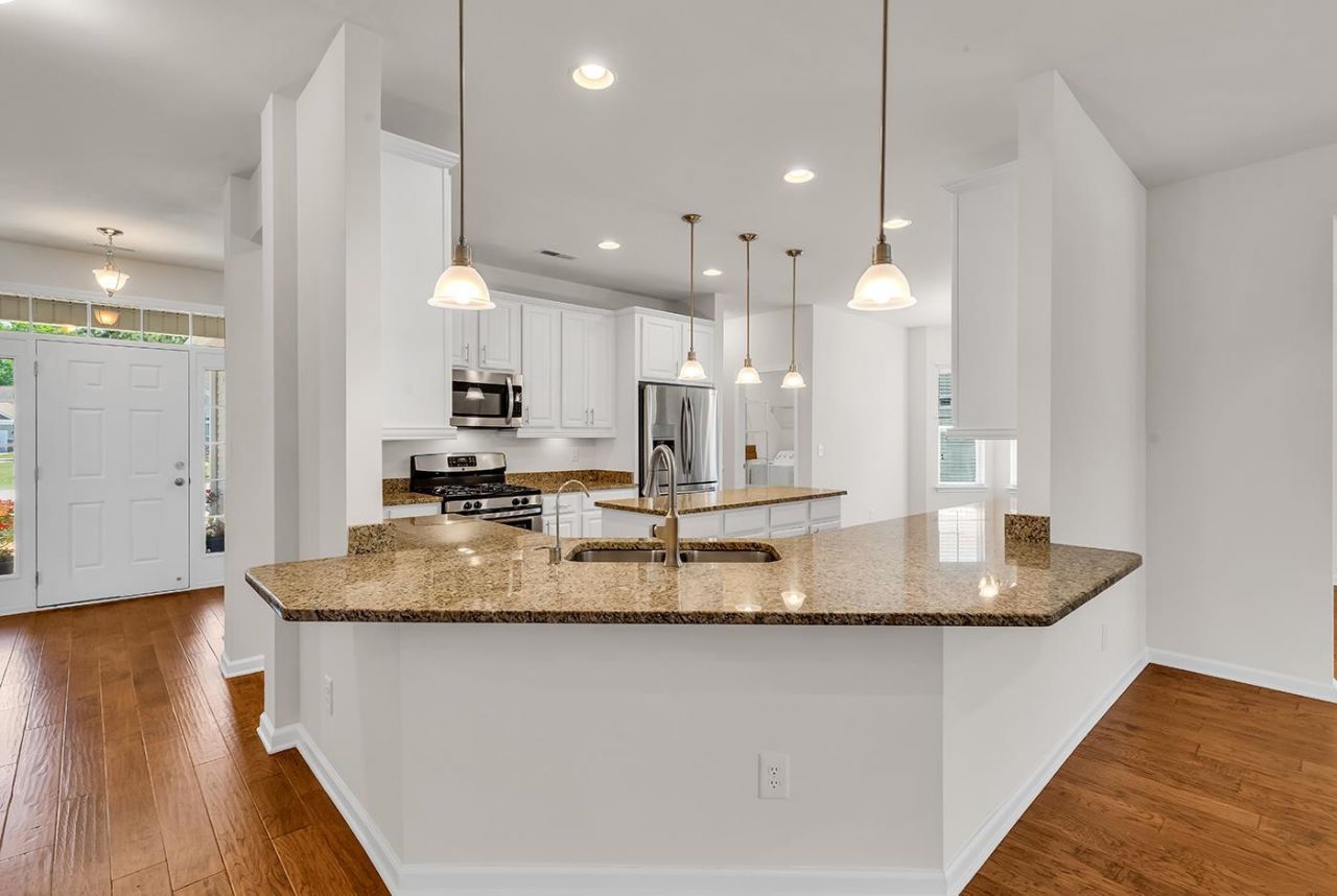 380 Palm Lakes Blvd. Photo 17