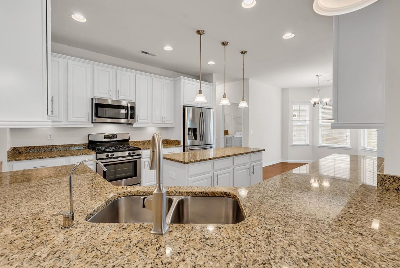 380 Palm Lakes Blvd. Photo 18