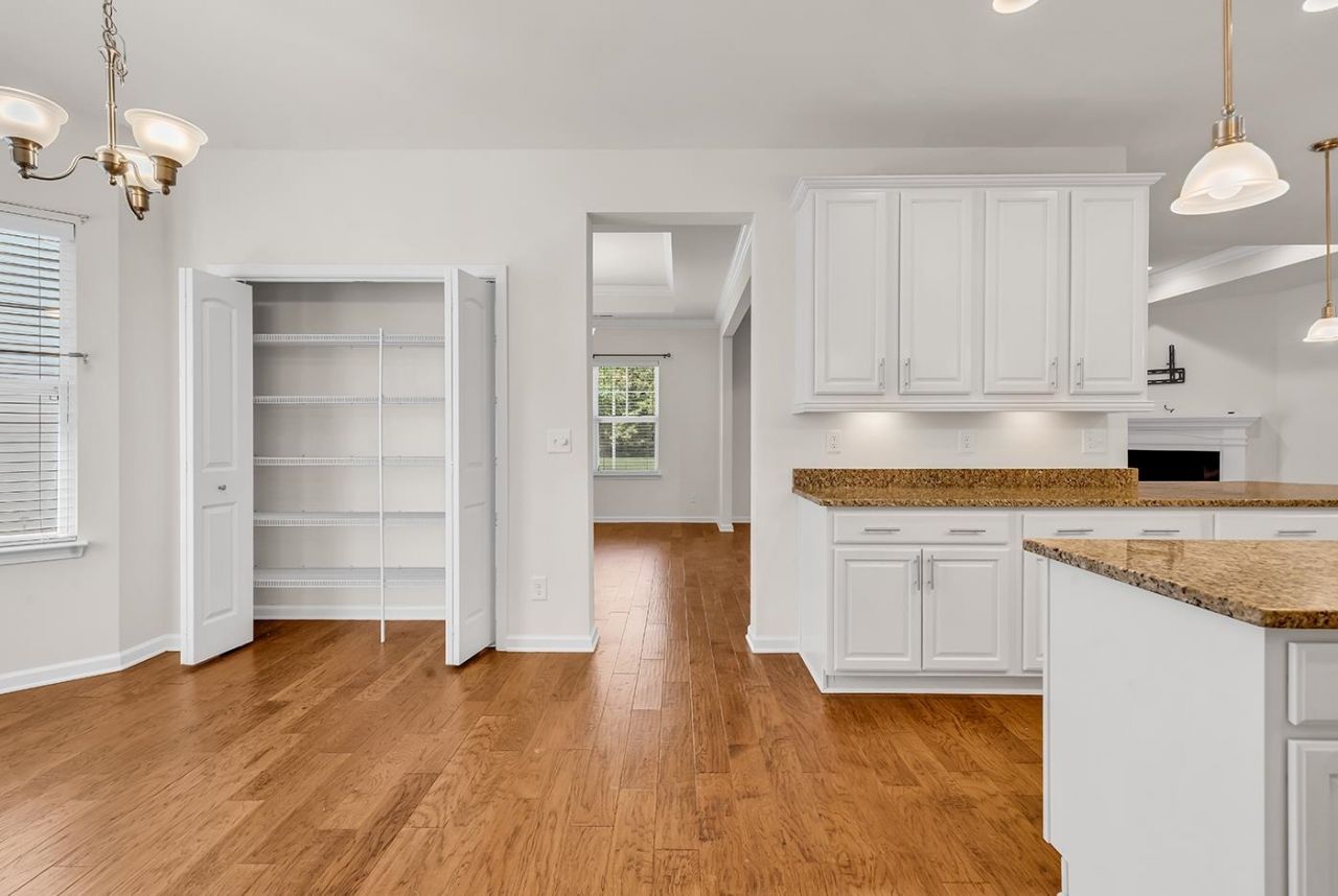 380 Palm Lakes Blvd. Photo 22