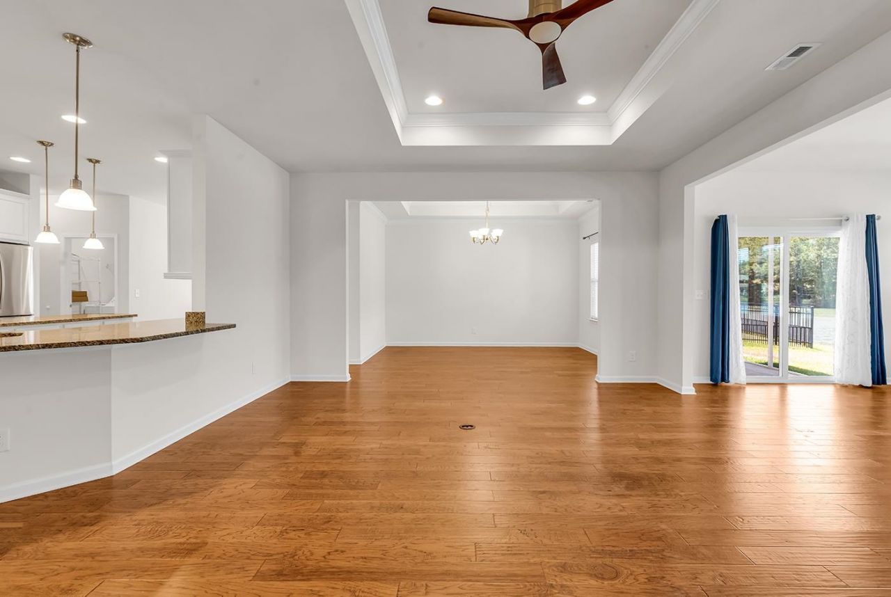 380 Palm Lakes Blvd.  Photo 26