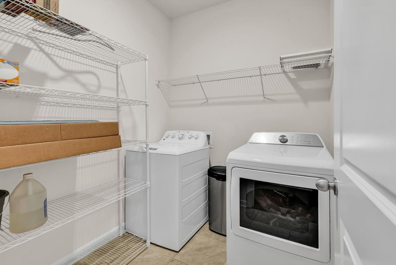 380 Palm Lakes Blvd. Photo 26