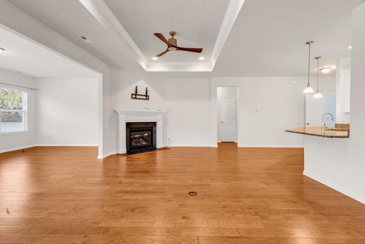 380 Palm Lakes Blvd.  Photo 29