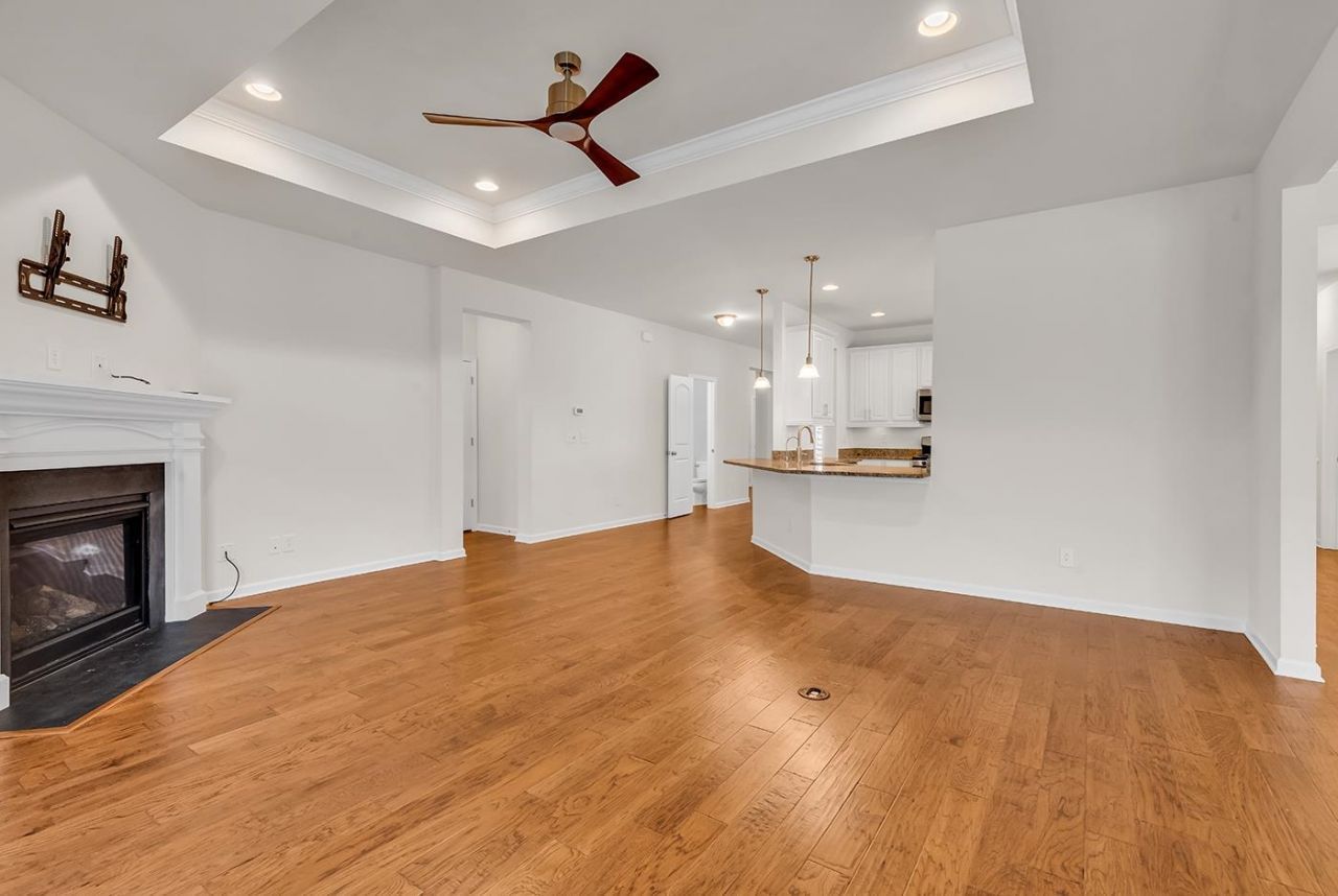 380 Palm Lakes Blvd. Photo 30