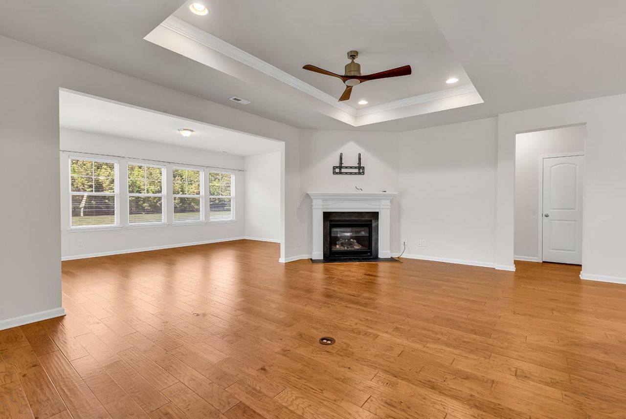 380 Palm Lakes Blvd. Photo 32