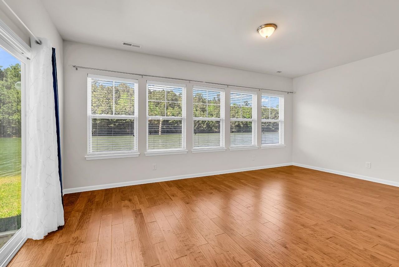 380 Palm Lakes Blvd.  Photo 33