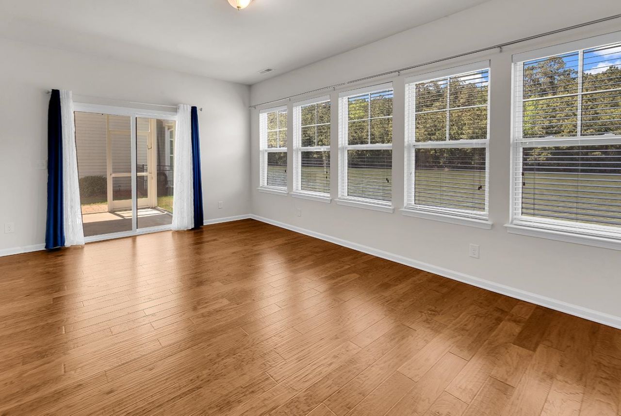 380 Palm Lakes Blvd.  Photo 34