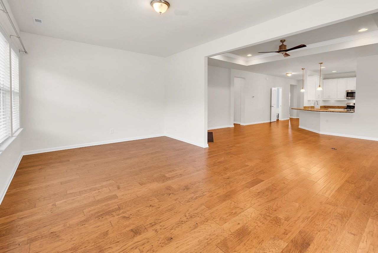 380 Palm Lakes Blvd.  Photo 37