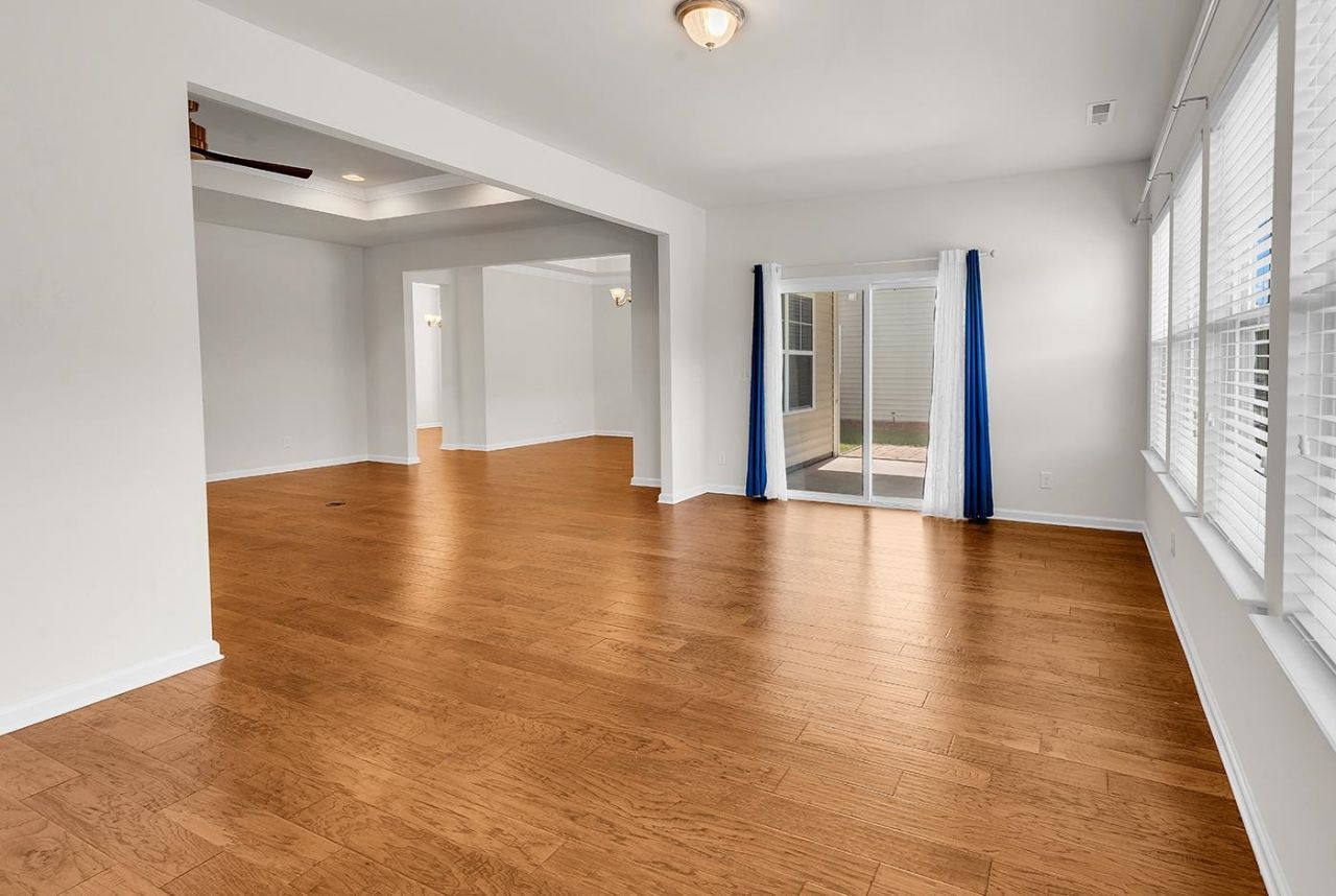 380 Palm Lakes Blvd. Photo 37