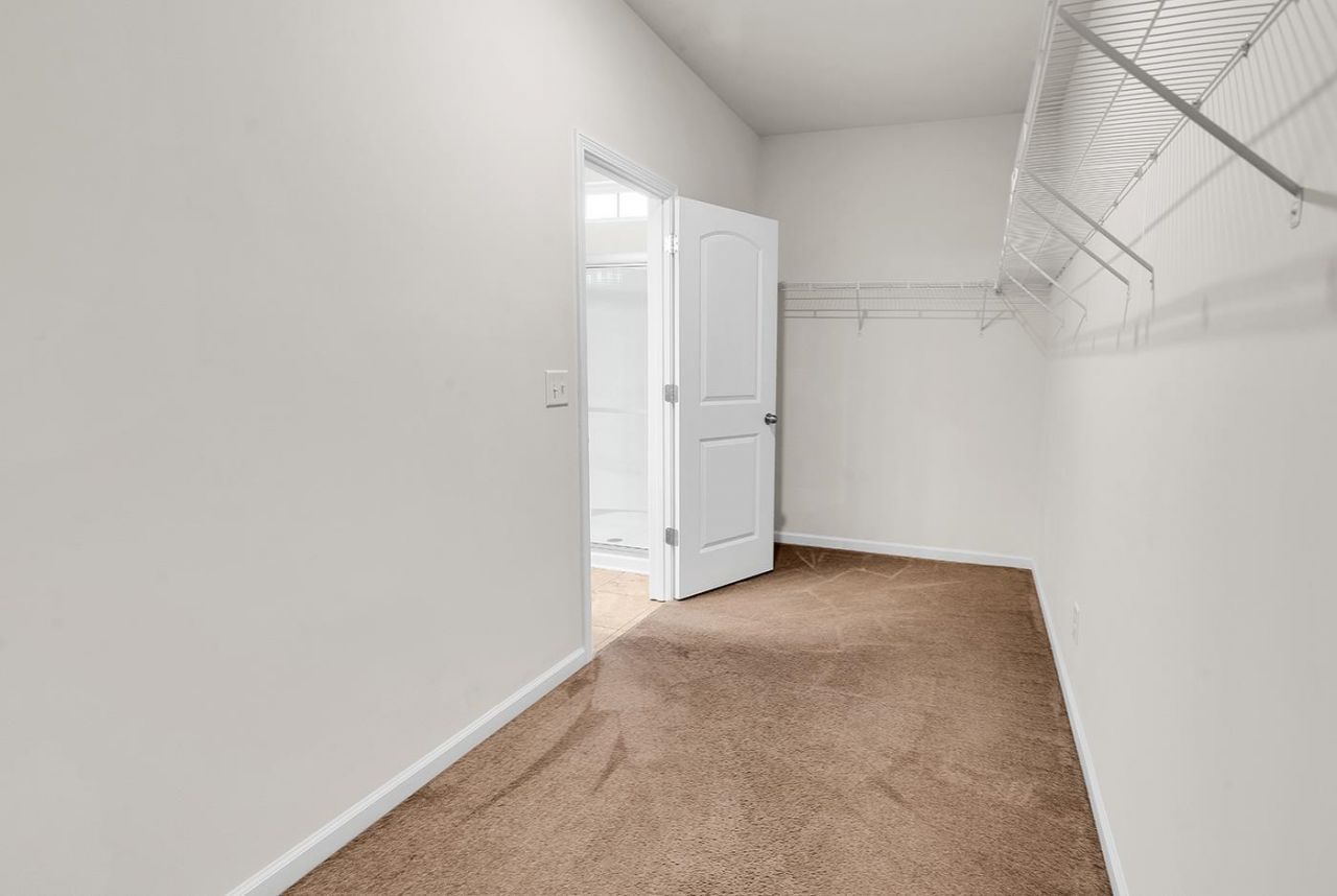 380 Palm Lakes Blvd. Photo 46