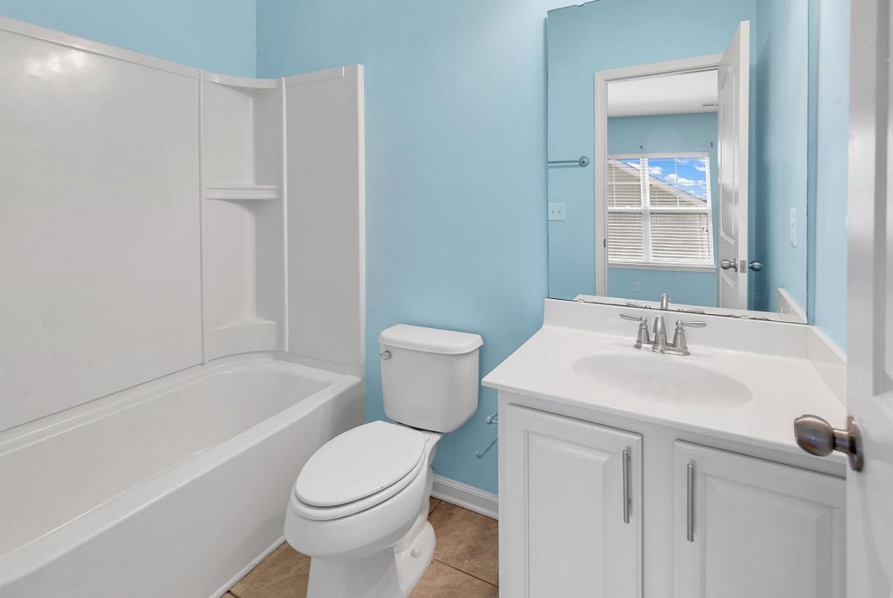 380 Palm Lakes Blvd. Photo 51