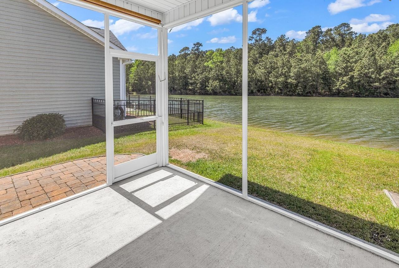 380 Palm Lakes Blvd. Photo 53