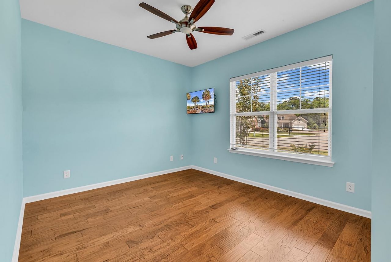 380 Palm Lakes Blvd.  Photo 6