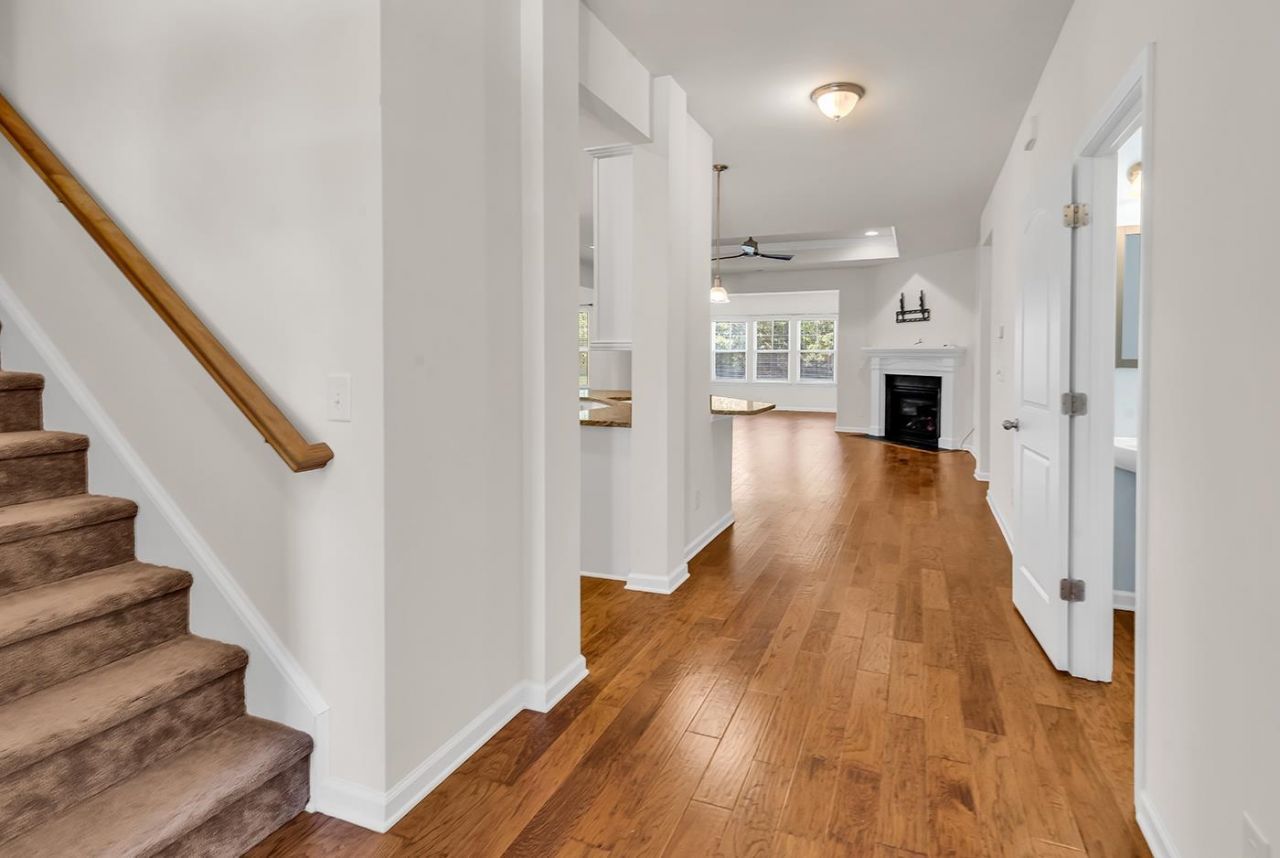 380 Palm Lakes Blvd. Photo 6