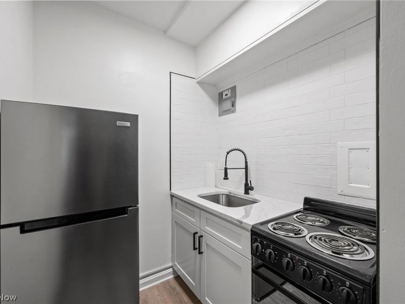 11820 Edgewater Drive, Unit 718, Lakewood, OH 44107 Photo 24