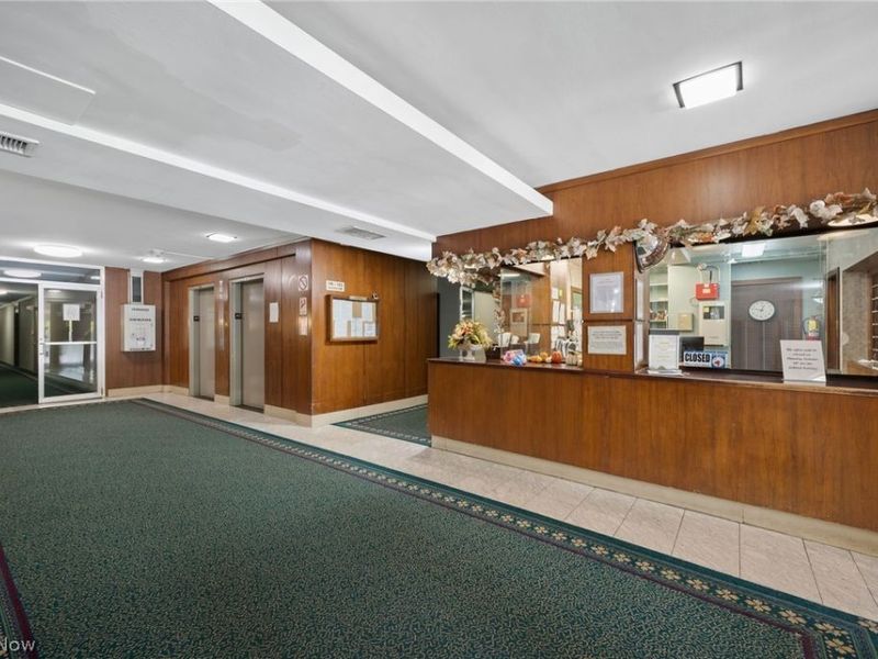 11820 Edgewater Drive, Unit 718, Lakewood, OH 44107 Photo 3