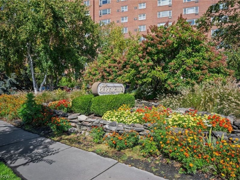 11820 Edgewater Drive, Unit 718, Lakewood, OH 44107 Photo 4