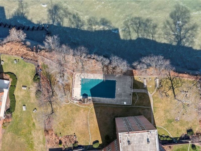 11820 Edgewater Drive, Unit 718, Lakewood, OH 44107 Photo 5