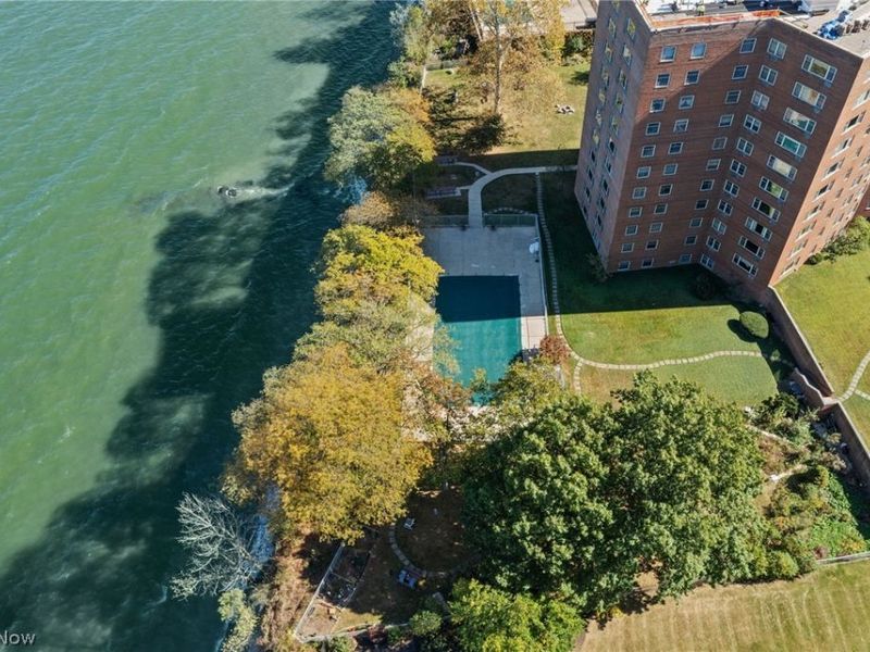 11820 Edgewater Drive, Unit 718, Lakewood, OH 44107 Photo 7