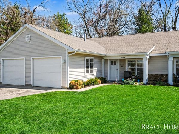 3369 Clear Vista Court NE, Grand Rapids, MI 49525