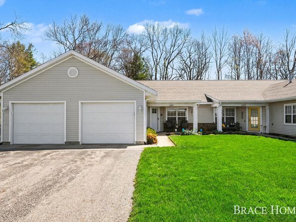 3369 Clear Vista Court NE, Grand Rapids, MI 49525