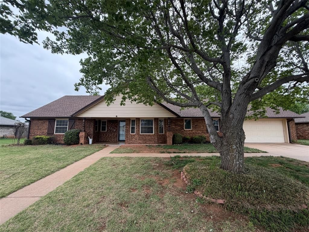 1219 N Elm Street, Weatherford, OK 73096 Main Photo