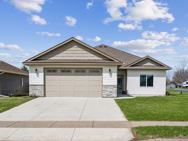 1621 11th Street NE, Buffalo, MN 55313