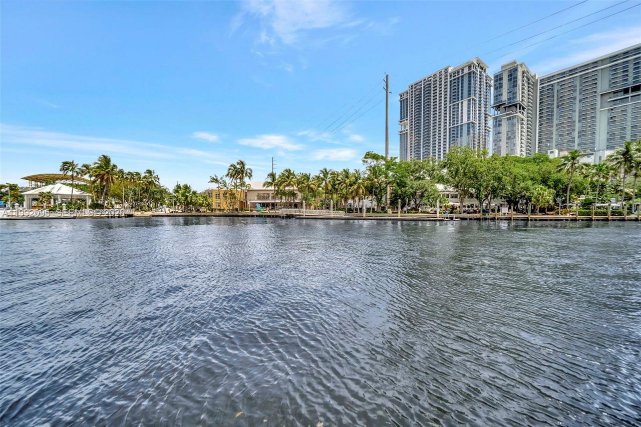 401 SW 4th Ave , Unit 203, Fort Lauderdale, FL 33315 Photo