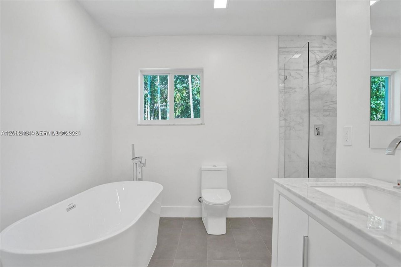 630 NE 52nd Ter , Miami, FL 33137 Photo