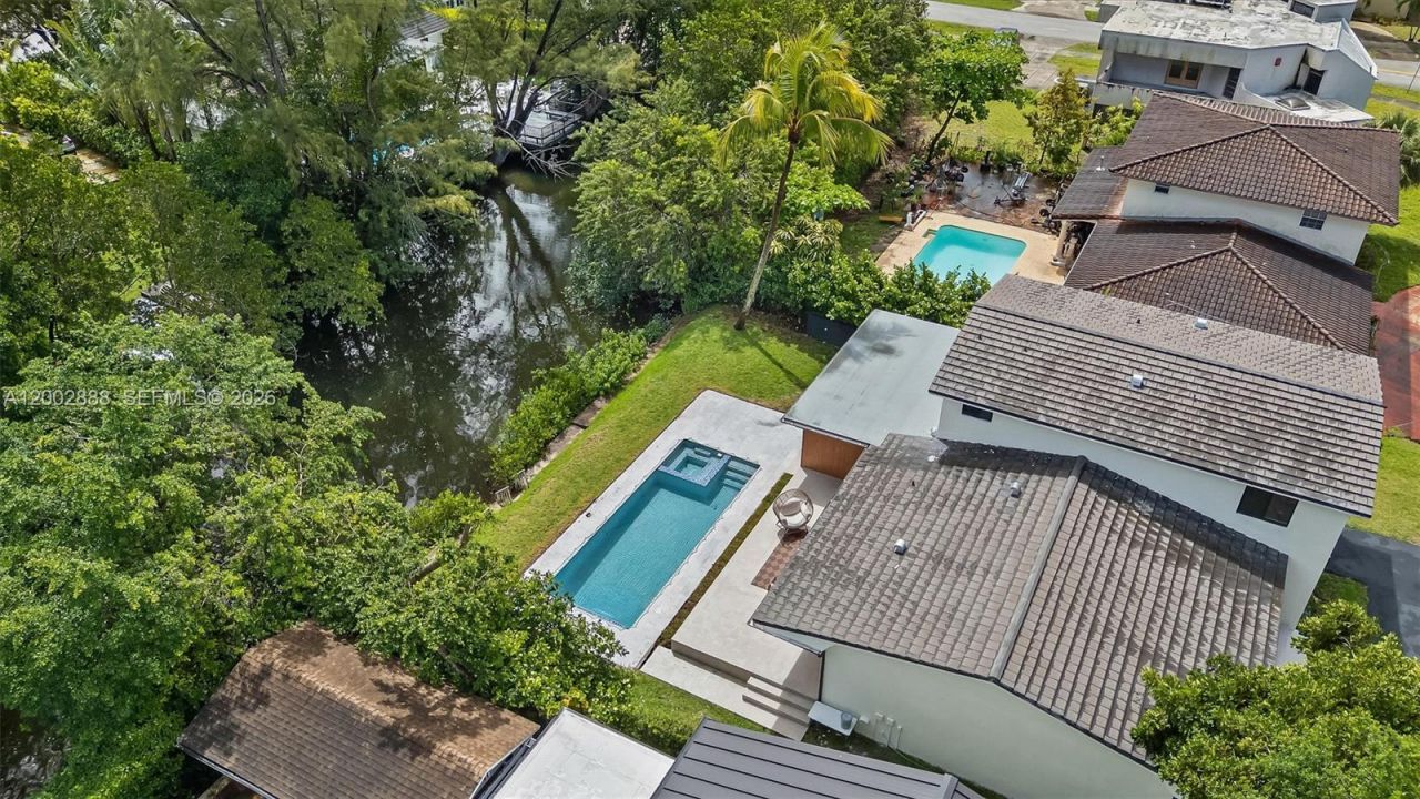 19731 NE 24th Ave, Miami, FL 33180 Photo