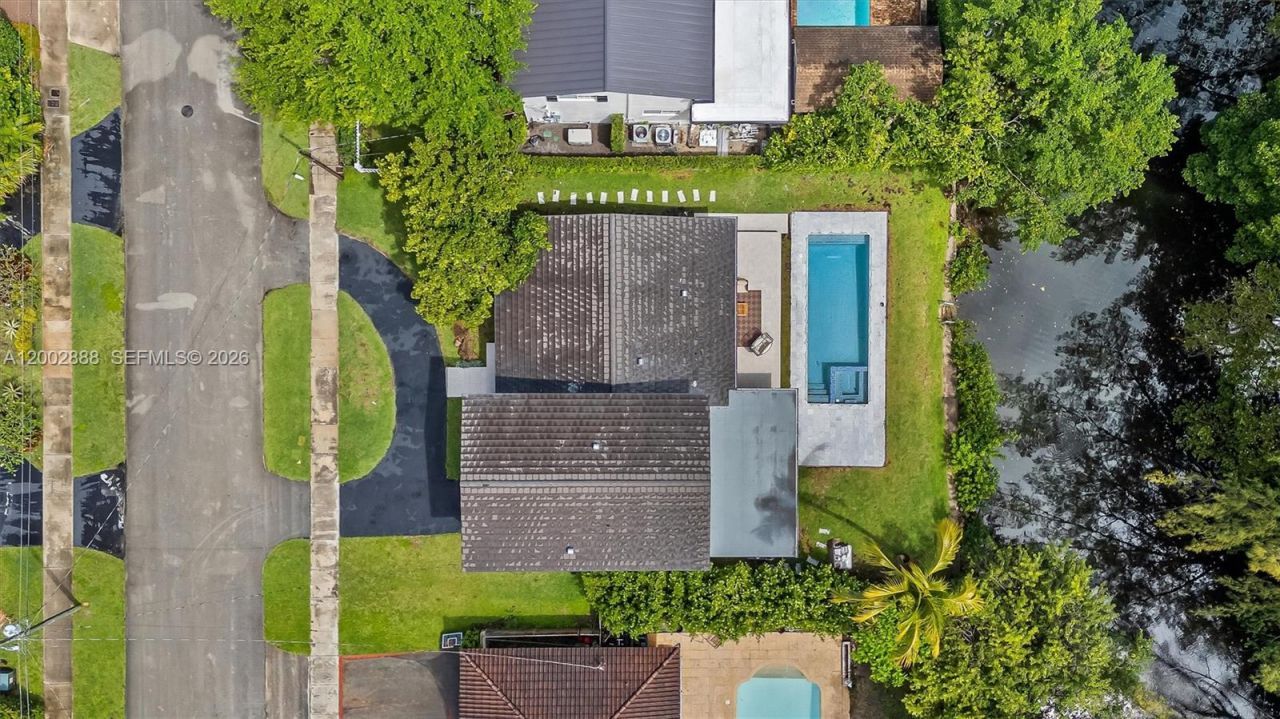 19731 NE 24th Ave, Miami, FL 33180 Photo