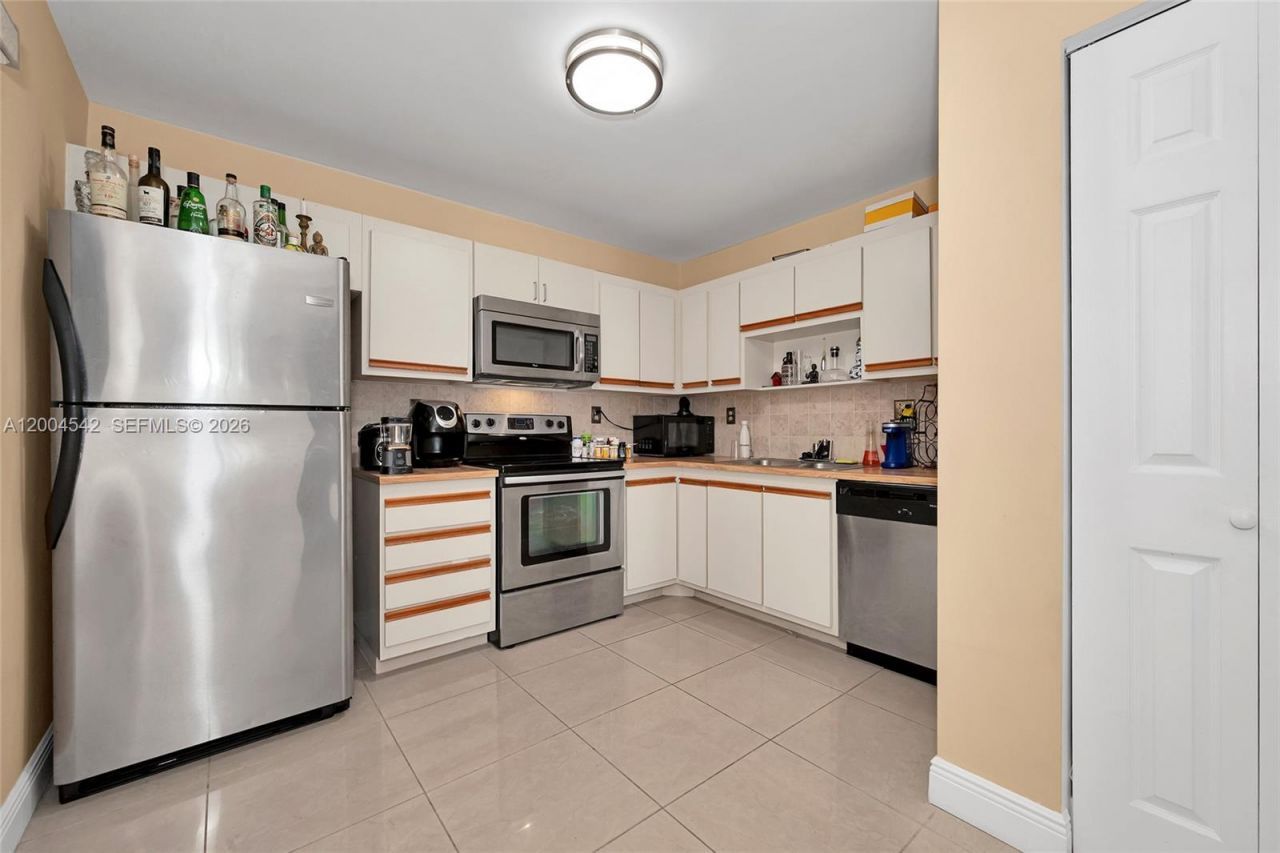 10441 Mahogany Key Cir , Unit 101, Miami, FL 33196 Photo