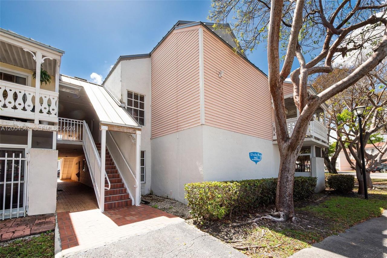 10441 Mahogany Key Cir , Unit 101, Miami, FL 33196 Photo