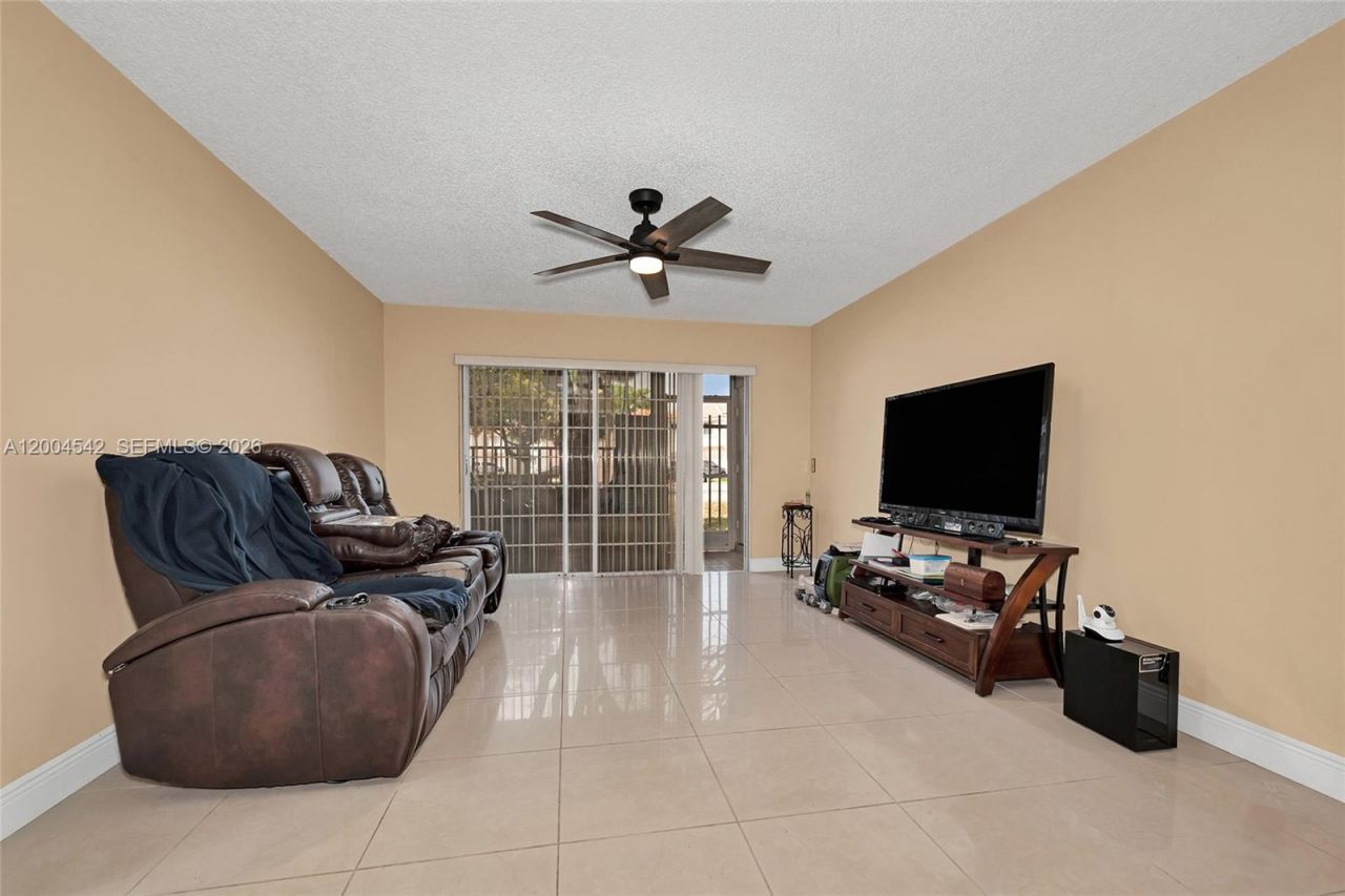 10441 Mahogany Key Cir , Unit 101, Miami, FL 33196 Photo