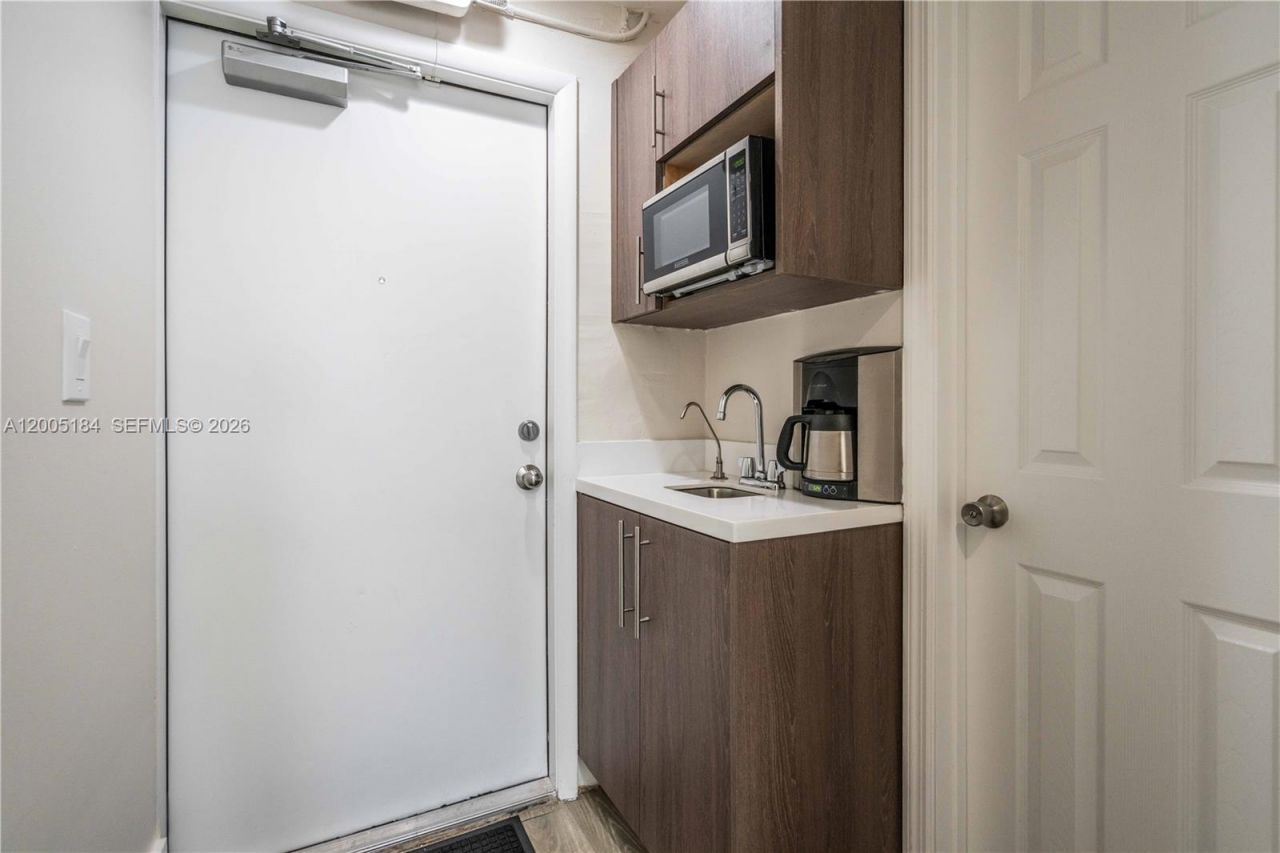1197 71 St, Miami Beach, FL 33141 Photo