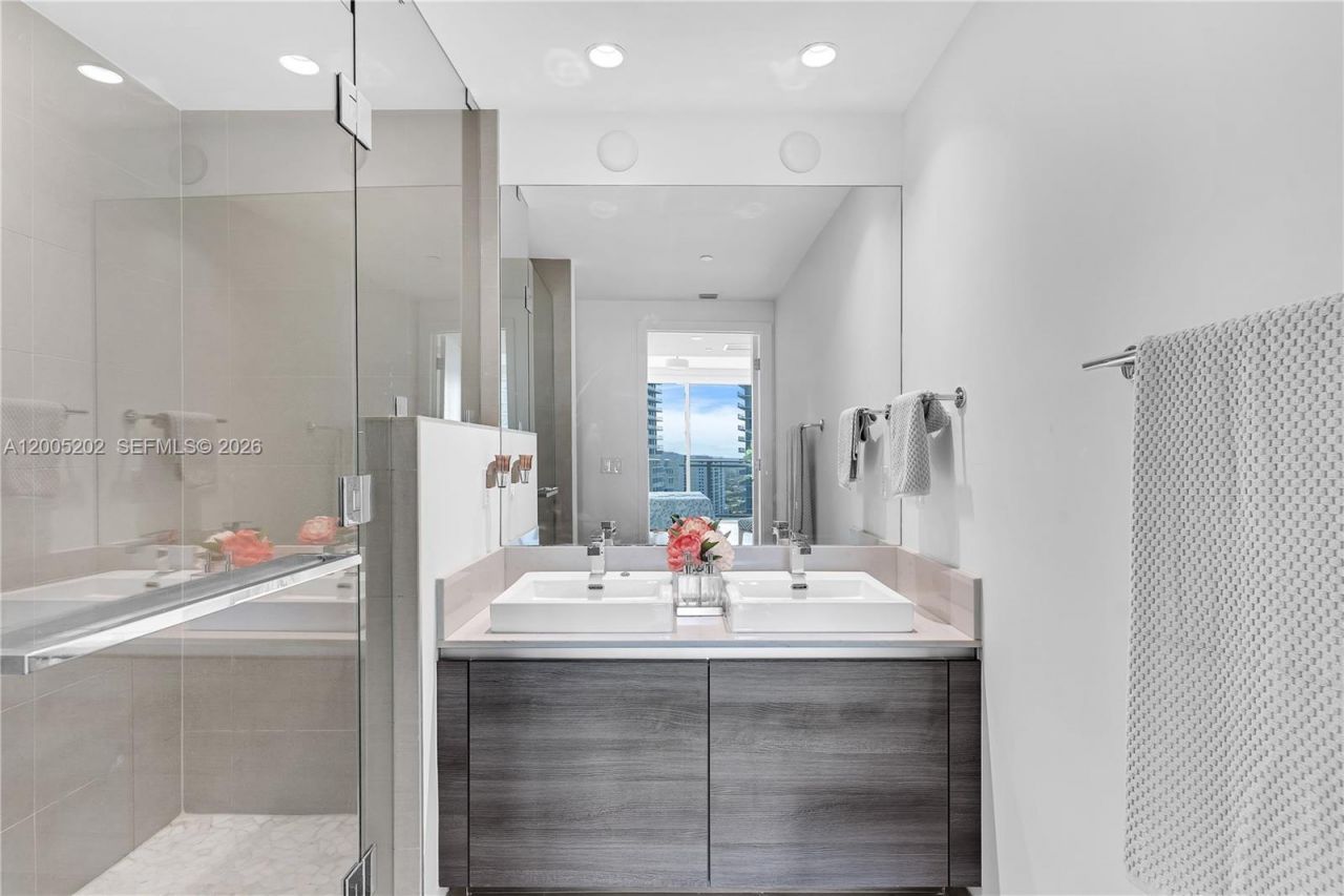 1080 Brickell Ave, Unit 2601, Miami, FL 33131 Photo