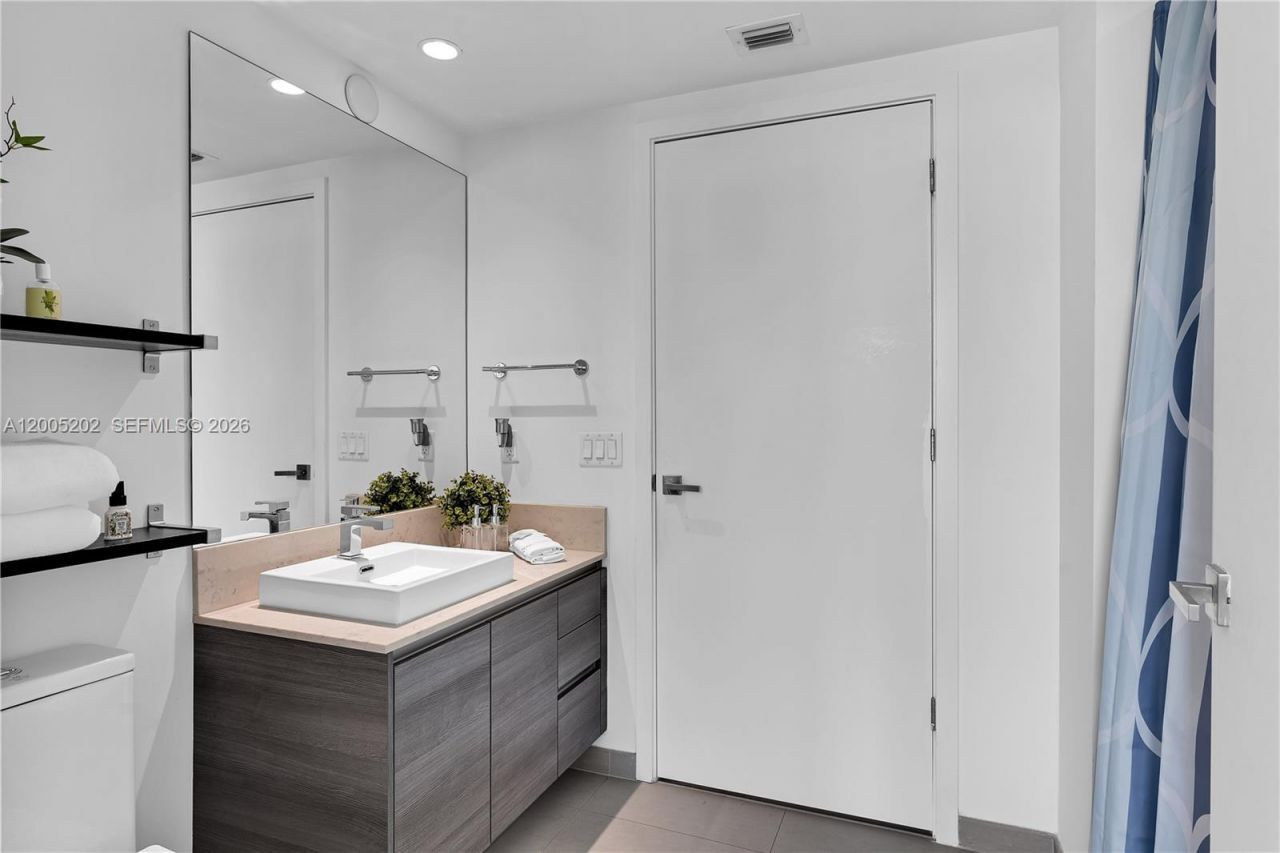 1080 Brickell Ave, Unit 2601, Miami, FL 33131 Photo