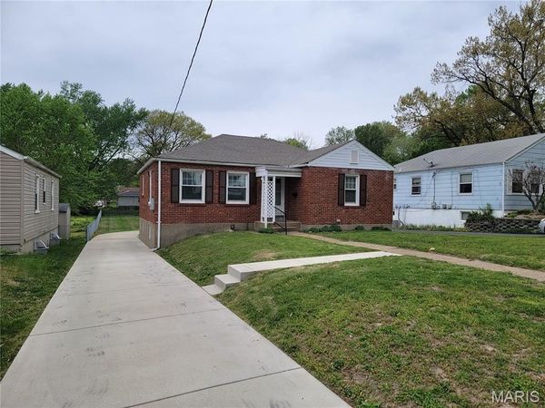 225 S Barat Avenue , Ferguson, MO 63135